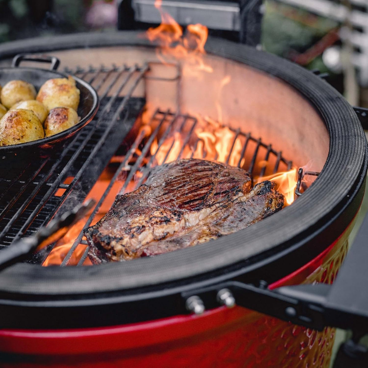 Kamado Joe Kamado / Ceramic Grill - 250 Sq In