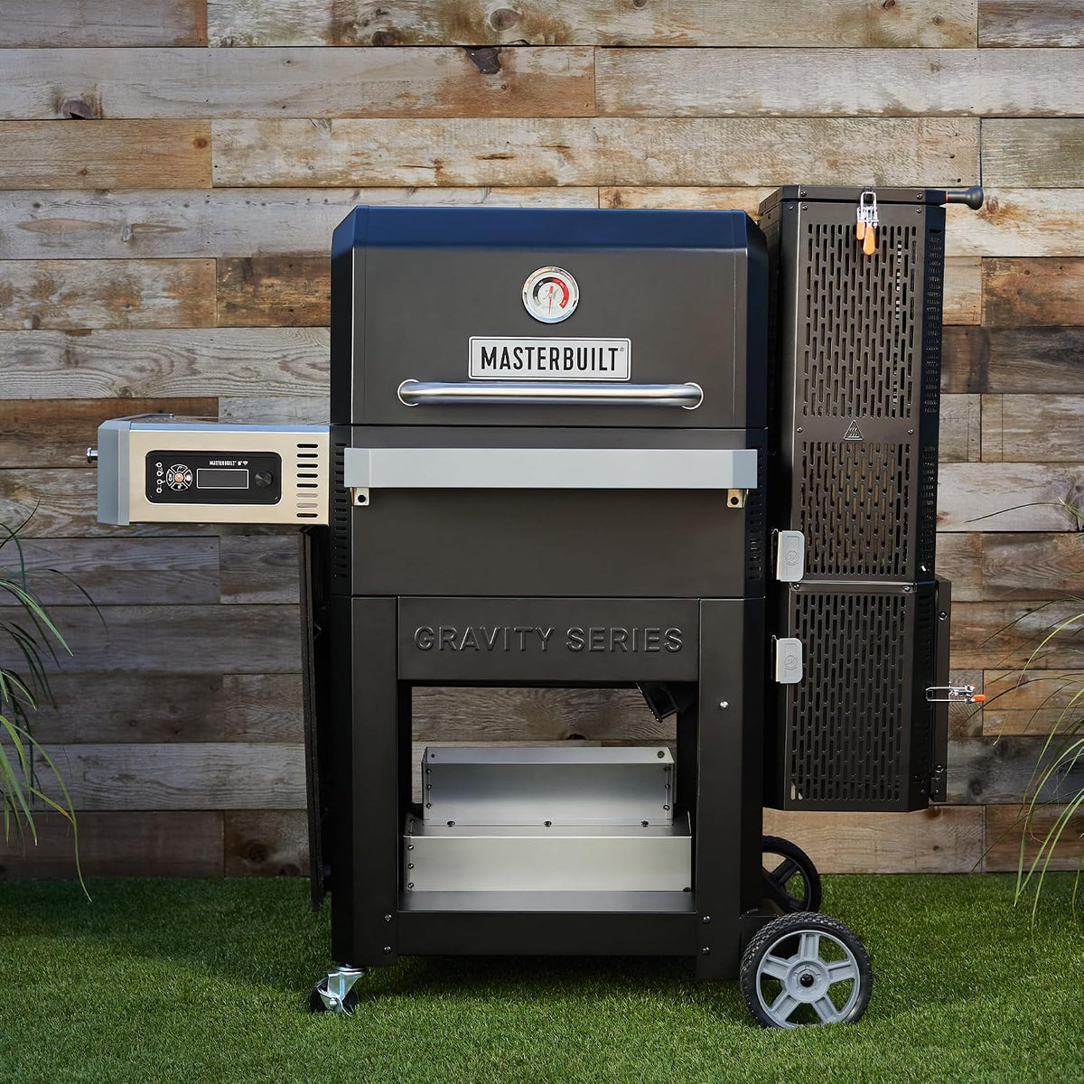 Masterbuilt Gravity Series 800 Charcoal Smoker - 800 Sq In